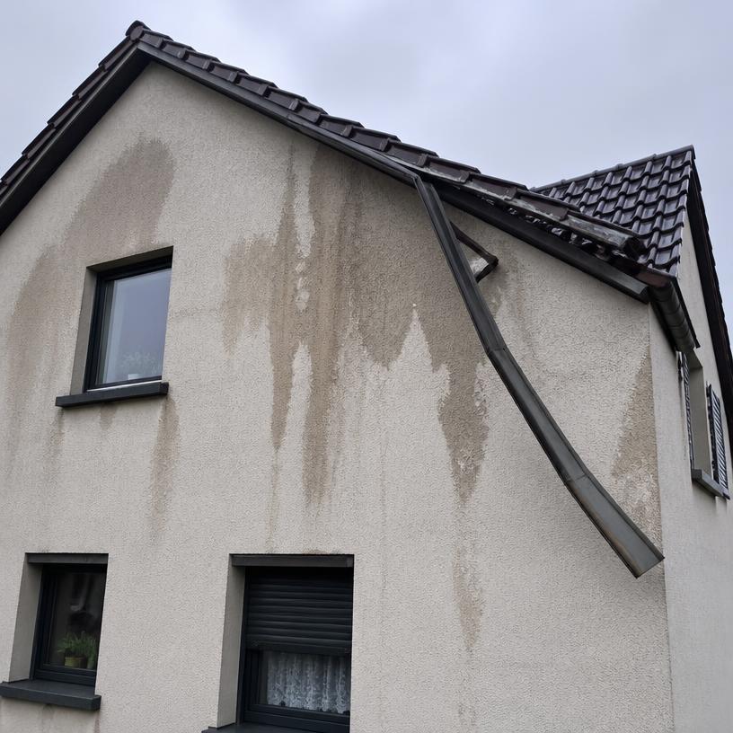 Vom Kunden gesendetes Foto mit sichtbarem Sturmschaden